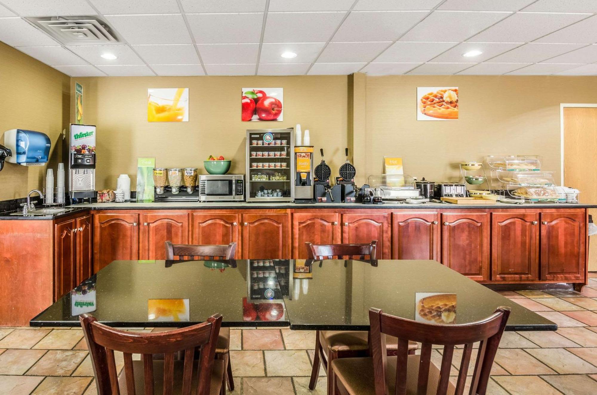 Spark By Hilton Wytheville East Main Street Zewnętrze zdjęcie