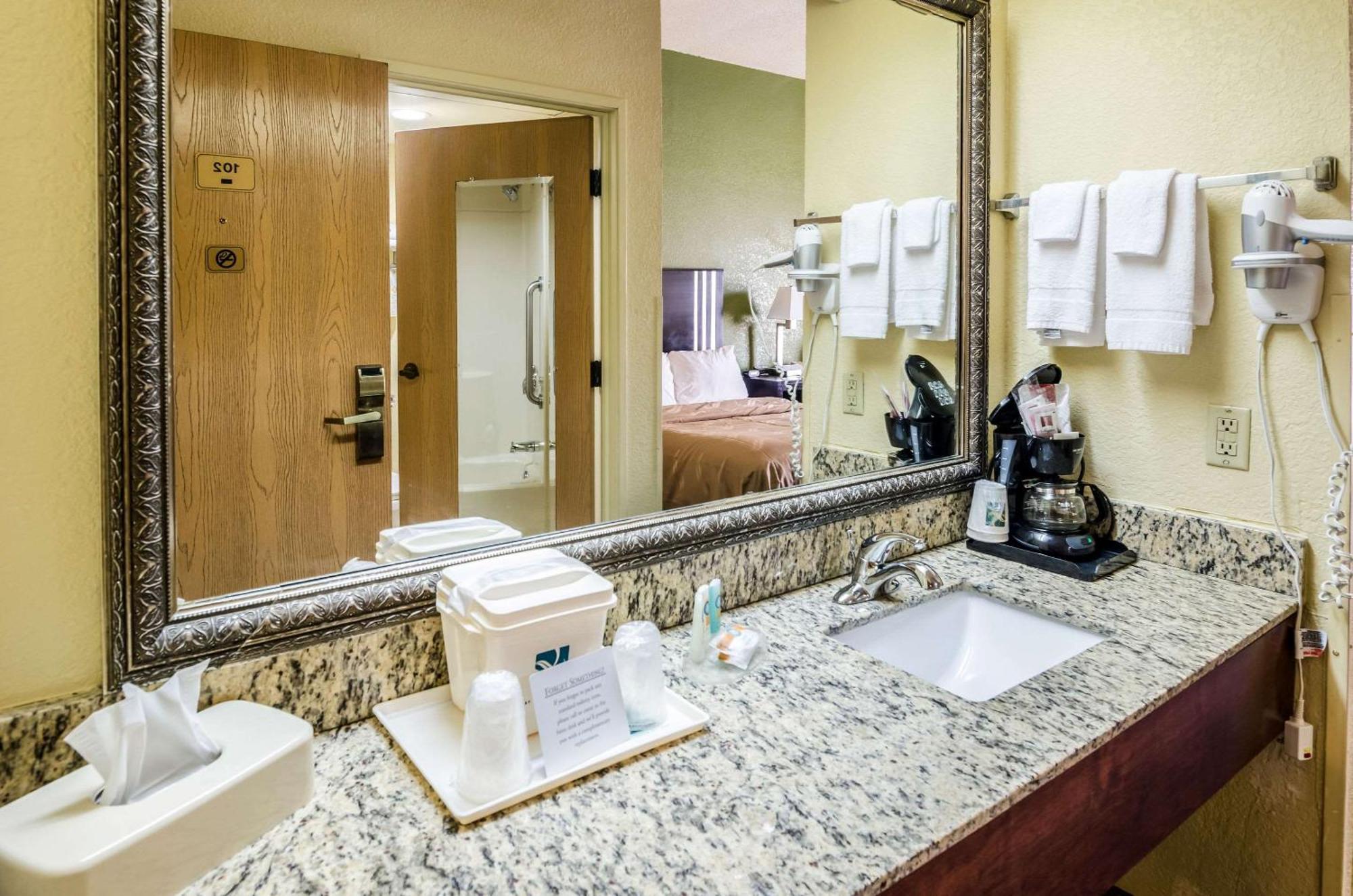Spark By Hilton Wytheville East Main Street Zewnętrze zdjęcie